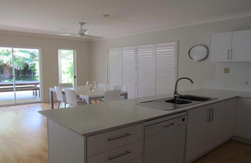 Moffat Beach Casa | 77 Roderick St Moffat Beach QLD