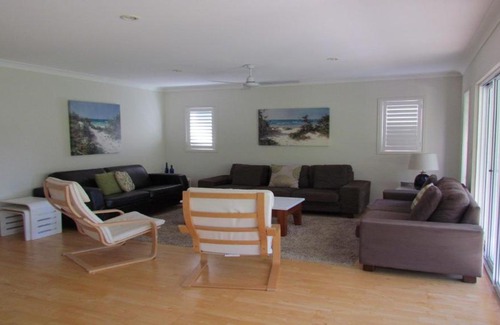 Moffat Beach Casa | 77 Roderick St Moffat Beach QLD