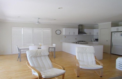 Moffat Beach Casa | 77 Roderick St Moffat Beach QLD
