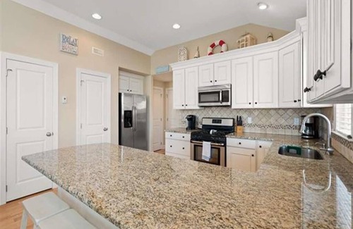 Townsend's Inlet Condominio | 7708 Central Avenue North