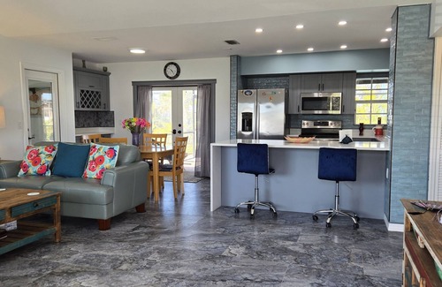 Laguna Shores Casa | 7834 Buccaneer Drive - Lovely Family Home on the South End of the Island!