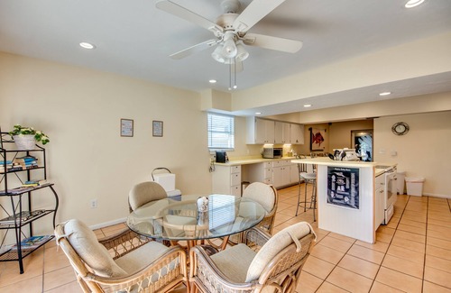 Laguna Shores Casa | 7853 Estero- Casa de piscina perfectamente ubicada