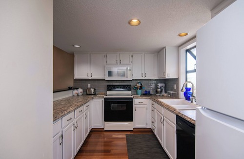 Ocean Ridge Casa | 786 Summerwind-Beautiful Townhome on Lagoon; Pool/Amenity Access Included