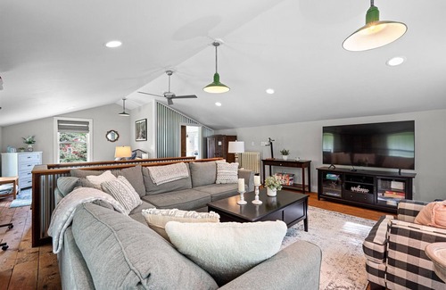 Trumansburg Casa | 79th on Main: Restored Barn in the Finger Lakes