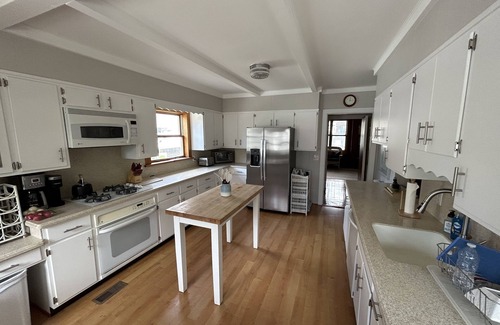 Avon Casa | 7br/3.5ba Classic Bay Head Beach House Steps To The Beach