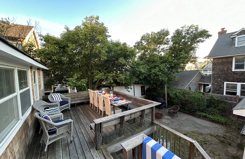 Avon Casa | 7br/3.5ba Classic Bay Head Beach House Steps To The Beach