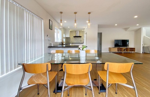 Browns Bay Casa | 7BR 3BH Beach Escape. 2 min to Browns Bay Beach