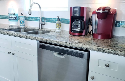 Port Bolivar Casa | 7BR Beachfront | Ocean Views, Sunroom & Pet-Friendly
