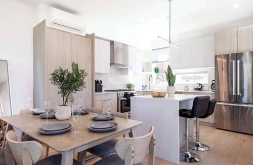 North Queen Anne Condominio | 7BR Chic Retreat Twin TownHomes w/Rooftops