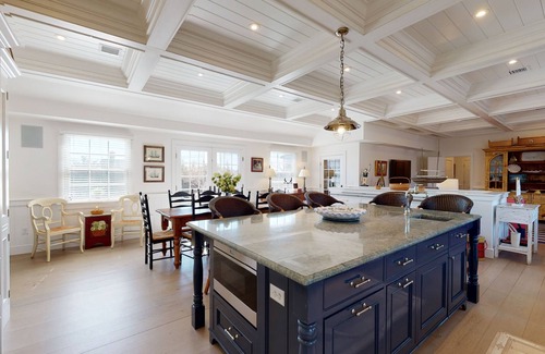 Nantucket Town Casa | Hermosa casa y jardines. Se puede ir andando a la ciudad.