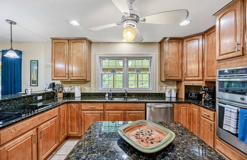 Mineral Casa | 7BR Lakefront Lake Anna Blue Sails - Waterfront