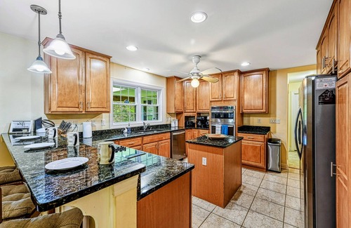 Mineral Casa | 7BR Lakefront Lake Anna Blue Sails - Waterfront