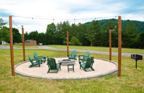 Flintstone Cabina | 7Cs lodging