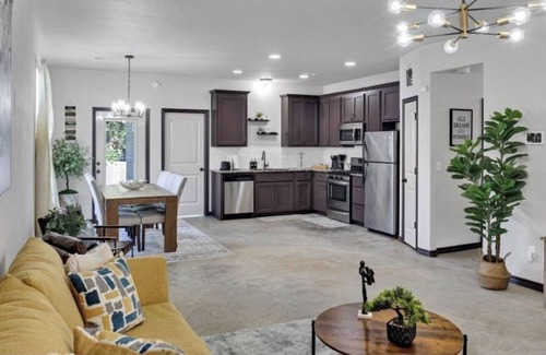Turner Park Casa | 7min DOWNTOWN , acquarium , Zoo , 4 min Expo center , 1min to Tulsa university