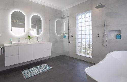 Vincentia Casa | 7Palms Retreat at Jervis Bay