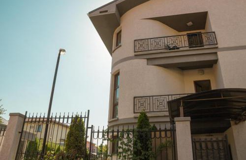 Almaty Apartamento | 7th Continent