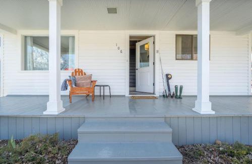 Livingston Casa | 7th Street Bungalow