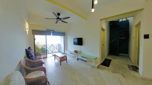 Si Rusa Apartamento | 8-13pax, Duplex private beach, white sand beach