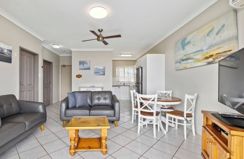 Mid North Coast Waterfront Apartamento | Balcony, POOl, SPA, Beach, BBQ, Sleeps 4