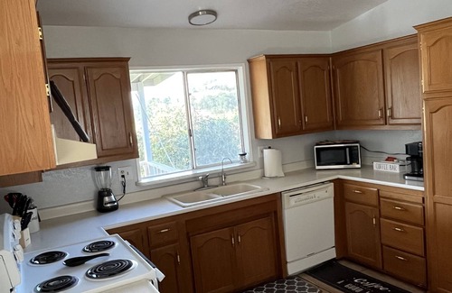 Three Rivers Casa | 8.4 MILES from Sequoia National Park