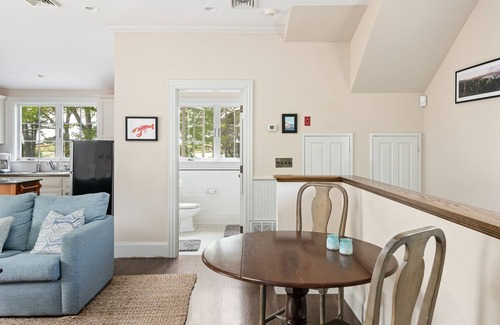 Mid-Coast and Islands Casa | 8 acres overlooking casco bay
