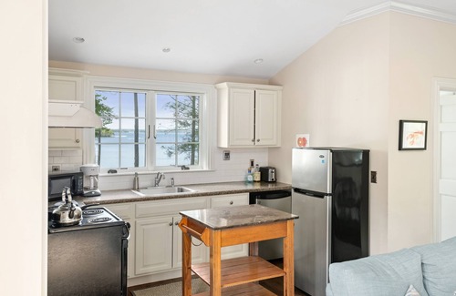 Mid-Coast and Islands Casa | 8 acres overlooking casco bay