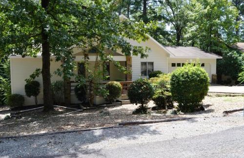 Hot Springs Village Casa | 8 Alarcon Way