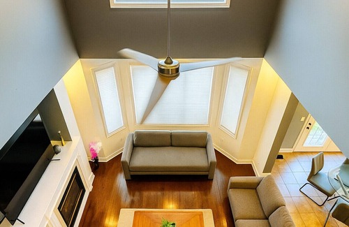 Brampton Casa | 8-BDRM Wedding, Event & Group Ready | Near Airport