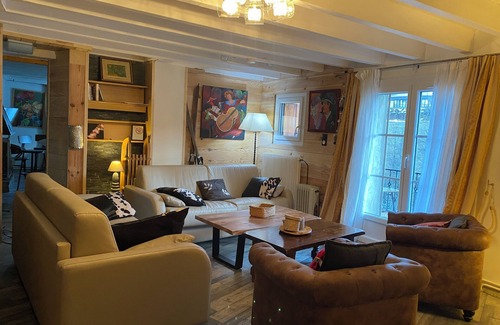 Formigueres Apartamento | 8-bed 2-bathroom apartment in the heart of the village