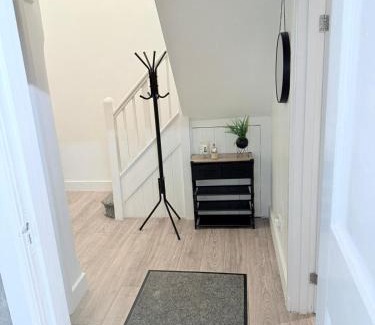Southampton Casa | 8 Bed Contractor Family Stays Free Private Parking