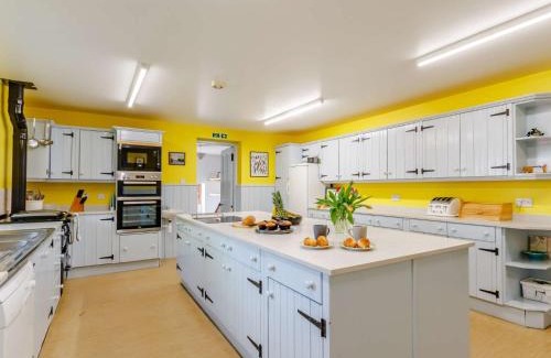 Kirriemuir Casa | 8 Bed in Pearsie CA261