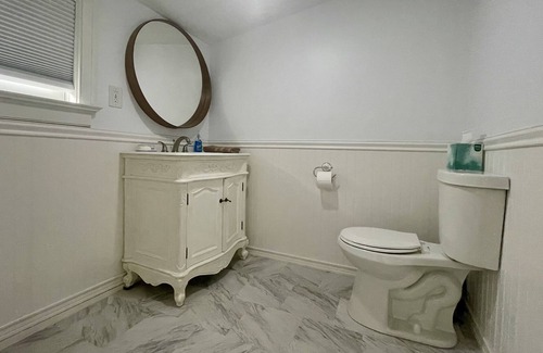 Ellenville Otro | 8 Bedroom- 1880 Farmhouse w/ Hot Tub on a stream, sleeps 24 , 6 acres