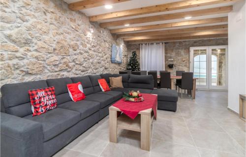 Tribalj Casa | 8 Bedroom Cozy Home In Tribalj
