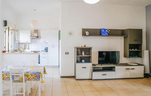 Cava dʼAliga Casa | 8 Bedroom Gorgeous Home In Cava D'aliga