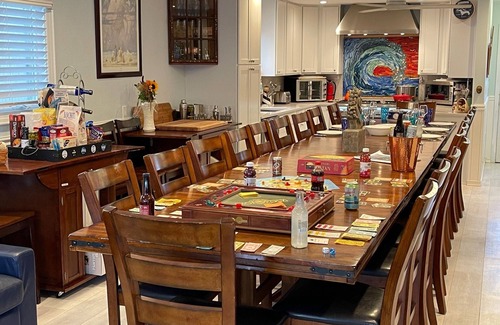 North Beach Haven Casa | 8+ Bedroom Home 3rd off Beach with Ocean & Bay View HotTub ++