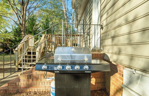 Marlwood Acre Casa | 8 Beds, Large Groups, Karaoke, Firepit