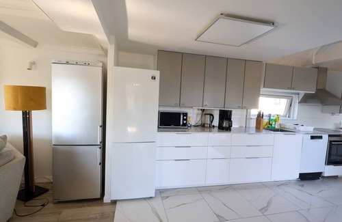 Molnlycke Apartamento | 8 Beds Workers Dream Home - Free Parking - Wifi