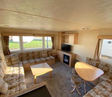Clacton-on-Sea Apartamento | 8 Berth Holiday Home with Pools on Martello Beach