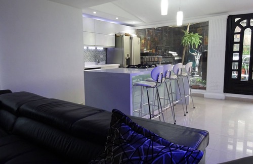 Patio Bonito Casa | 8 BR Lujo 6000 S. F. Mansión W / 2 Bares Jacuzzi / barbacoa y un / C