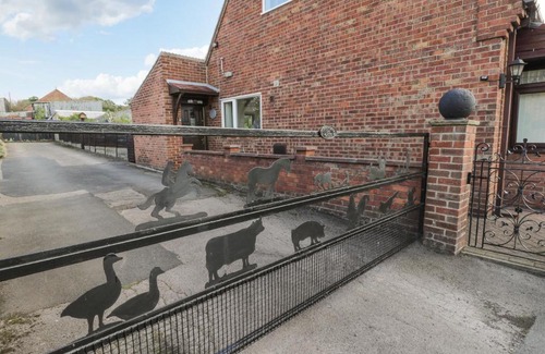 Hinderwell Casa | 8 Coronation Avenue