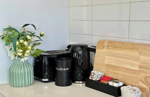 Brookfield Casa | 8-Guest Accommodation with Kids' Room