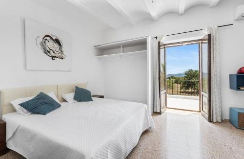Sant Josep de sa Talaia Villa | 8 Guests Large Villa near Bossa Beaches & Airport