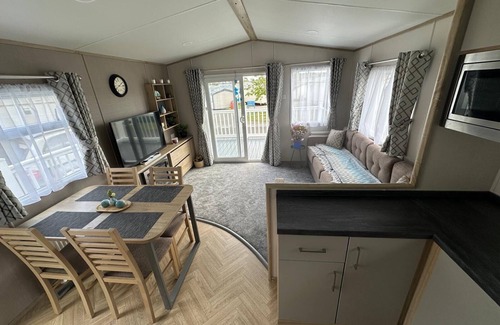 Cayton Bay Cabina | 8 Guests - Pets accepted - Seaglass Cayton Bay