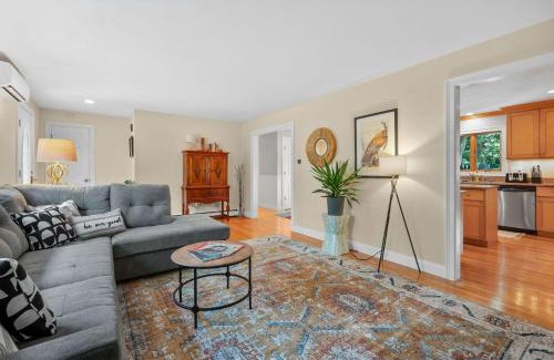 Orleans Casa | 8 Harbor Hill Drive Orleans - A Change of Pace