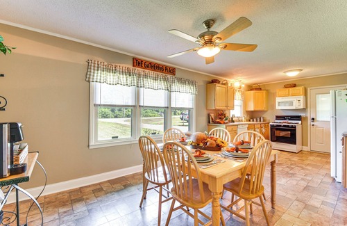 Seneca Casa | 8 Mi to Clemson: Peaceful Family Home w/Yard