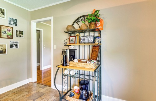 Seneca Casa | 8 Mi to Clemson: Peaceful Family Home w/Yard
