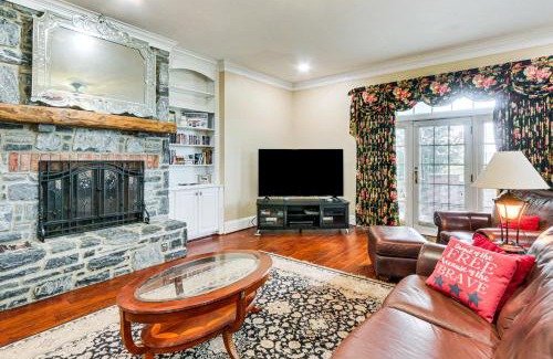 Gettysburg Casa | 8 Mi to Dtwn Expansive Estate in Gettysburg!