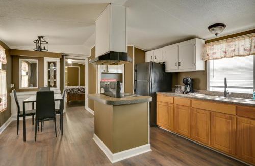 Crisp Casa | 8 Mi to Dtwn Greenville Bethel Home with Yard