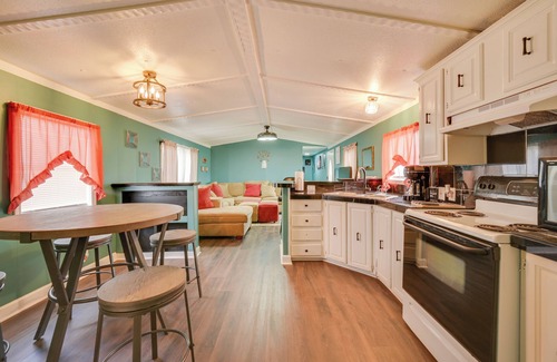 Crisp Casa | 8 Mi to Dtwn Greenville: Pet-Friendly Family Home!