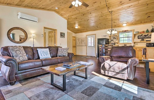 Cherokee Cabina | 8 Mi to Great Smoky Mtn National Park: Cozy Cabin